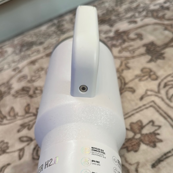 Stanley Pink and White Quencher H2.0 Tumbler - Picture 5 of 11